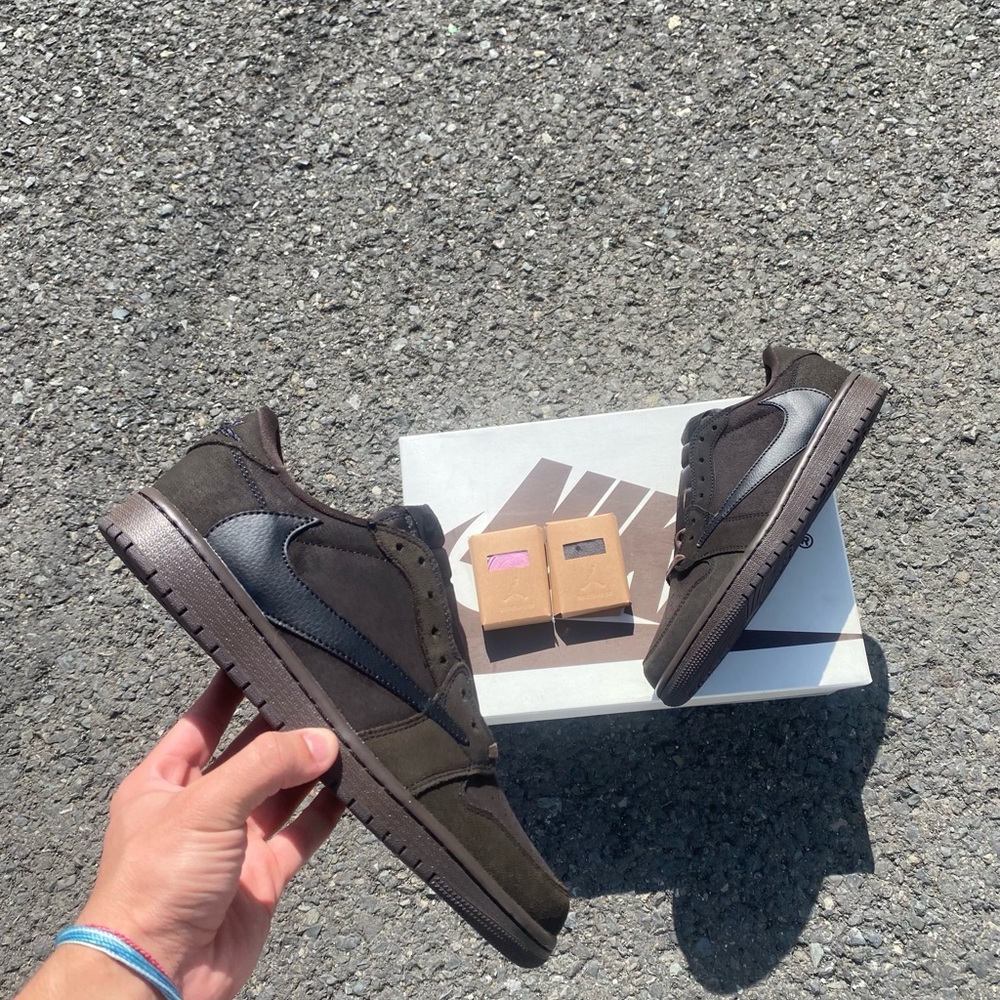 Nike Jordan Retro 1 Low Travis Scott “Velvet Brown” *BRAND NEW*